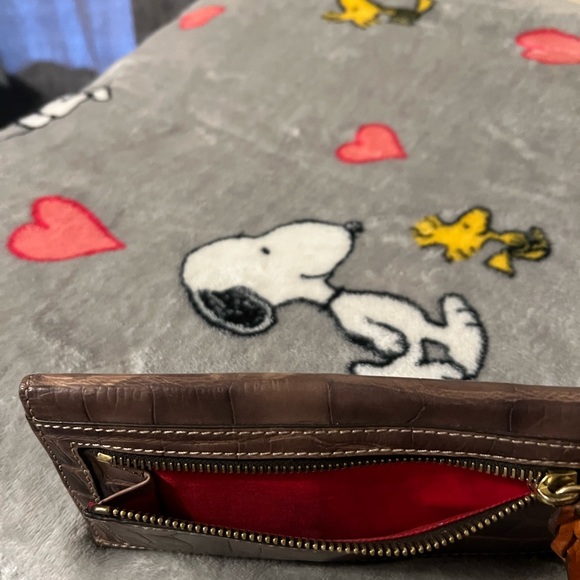 Dooney & Bourke wallet❤️ - Picture 5 of 5